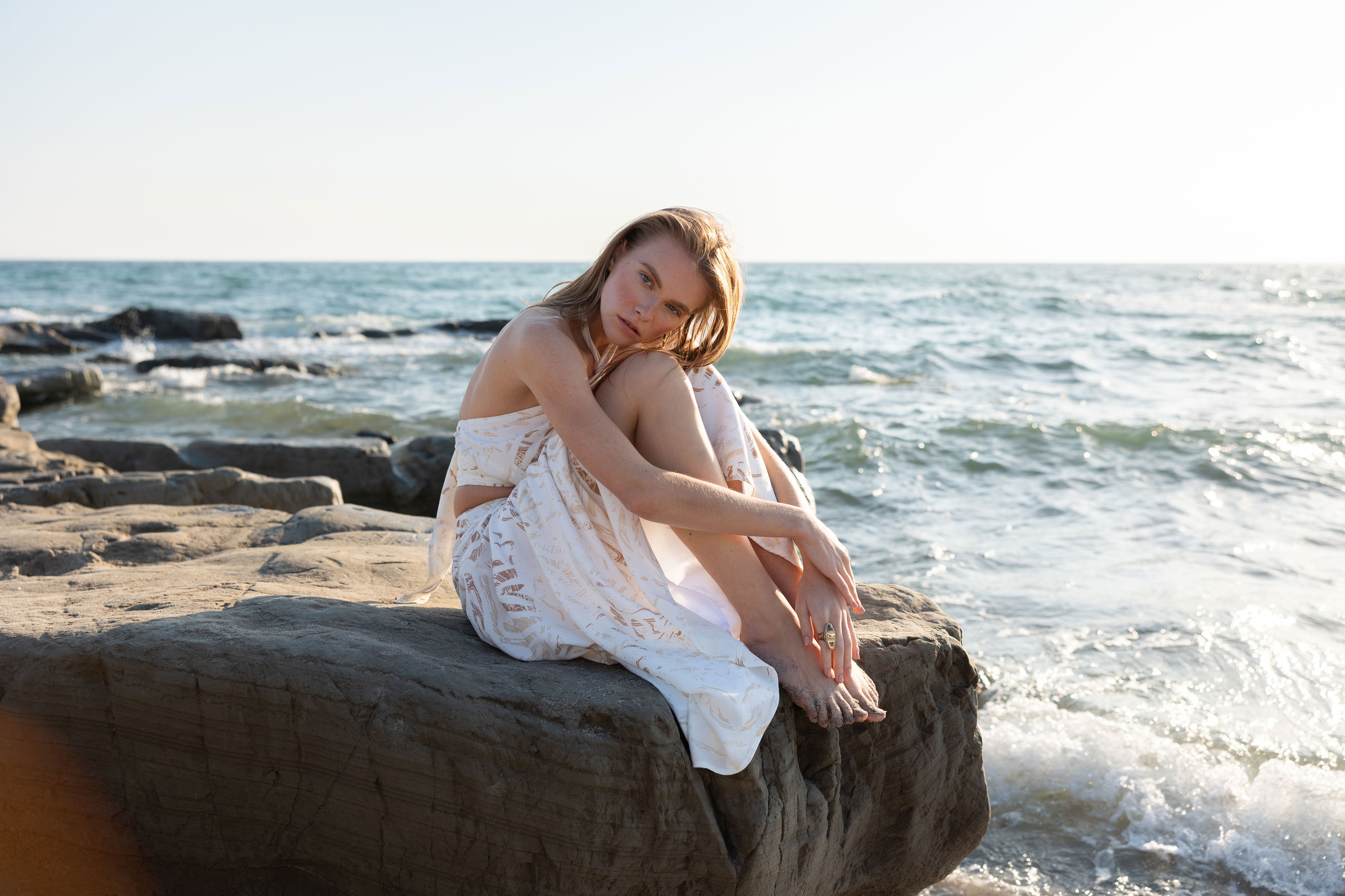 2023 Plaj Modası: Kimono ve Pareo Tutkusu mu, Yoksa Işıldayan Elbiseler mi?